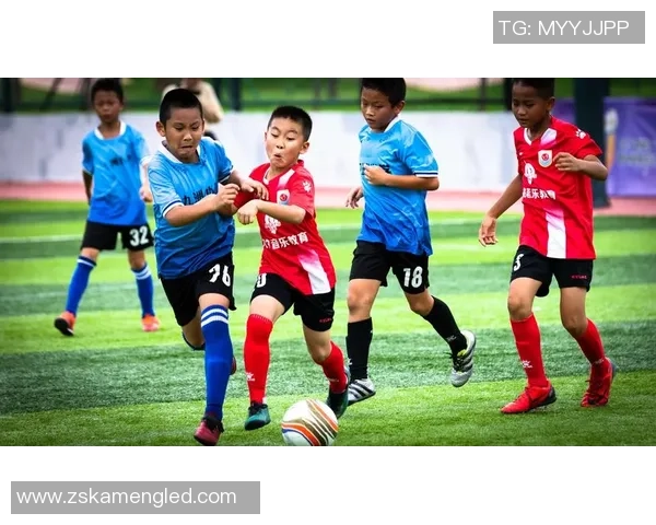 足球明星与球队的辉煌历程与传奇瞬间探秘之旅